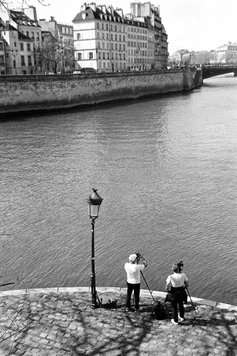 Photographers on the Seine banks